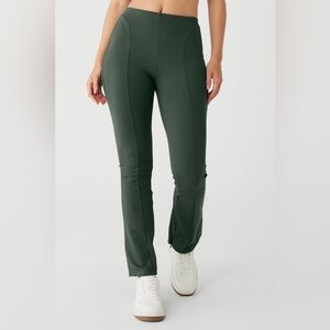 NWT ALO Yoga High Waist 7/8 Zip It Flare Legging in Dark Cactus